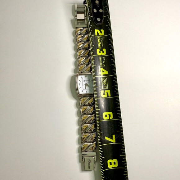 Brighton-Watch-Coconut Grove-Two Tone Silver and Gold-New Battery-Slight Wear - Picture 11 of 11